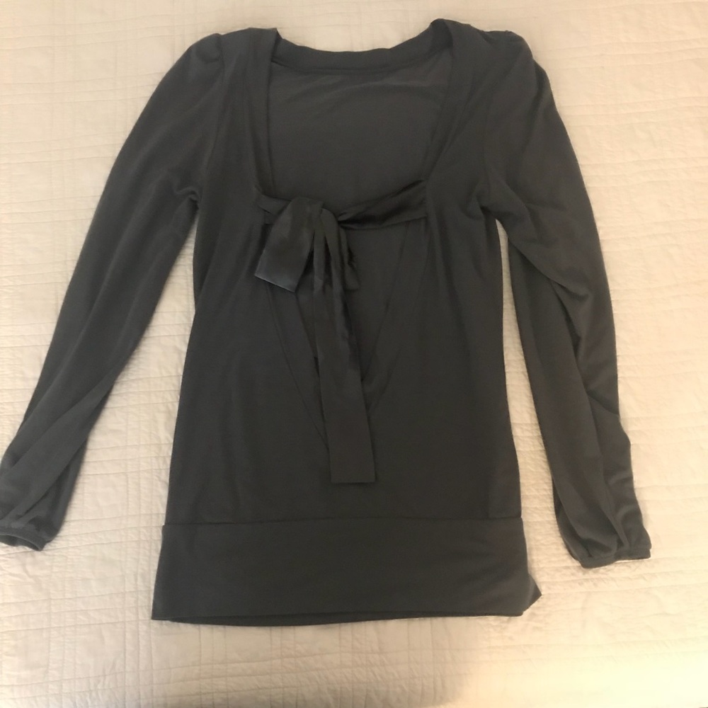 Boat neck top with cute open, ribbon-tied back! - Picture 2 of 3